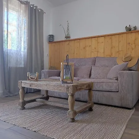 Le Clos Des Crins Guest house 3*
